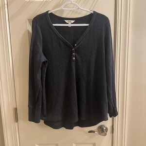 Terra and Sky Women's Black V-Neck Henley Top